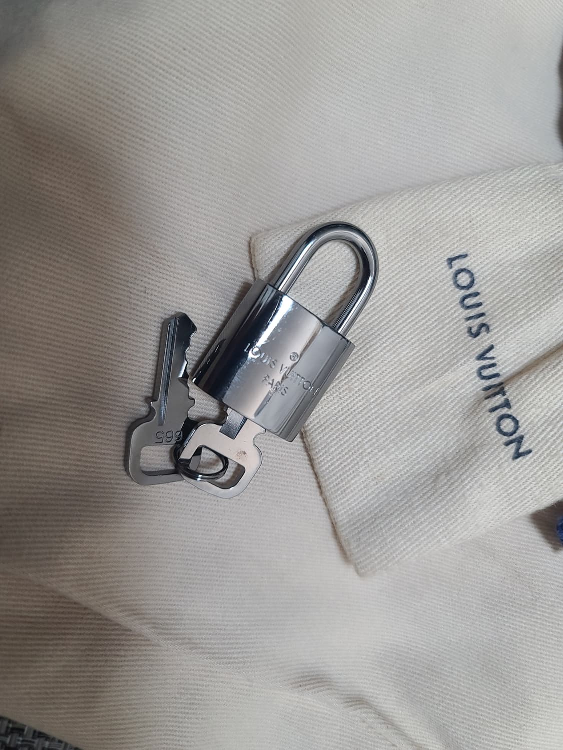 루이비통 모노그램 이클립스 키폴 45 보스턴백 상품이미지7