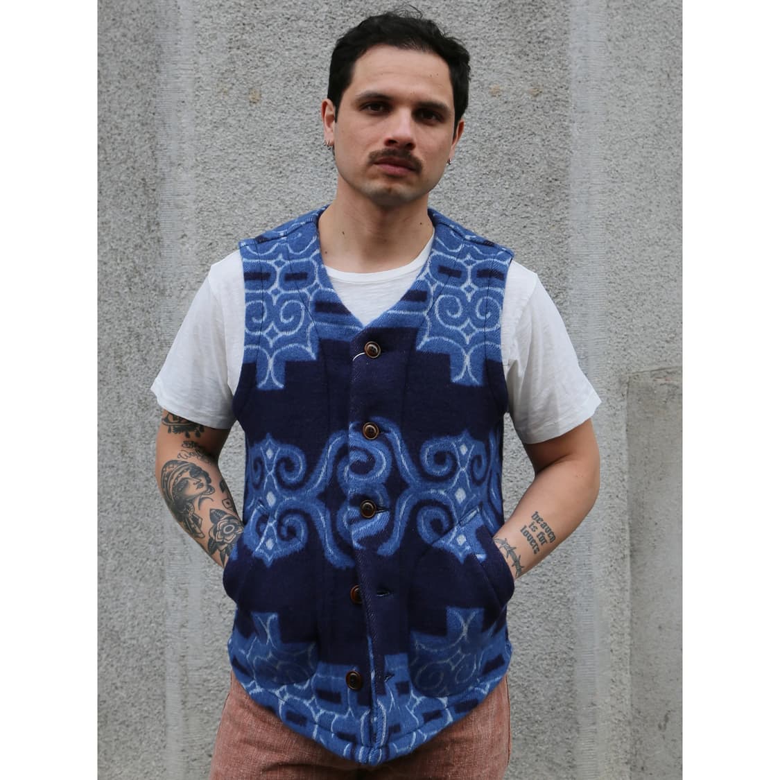 스튜디오다치산 45주년 아이누 블랭킷 베스트 42사이즈 새제품 상품이미지2