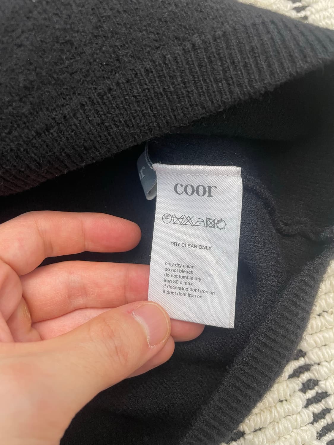 쿠어(Coor) 울 케시 혼방 모크넥 니트 블랙 상품이미지5