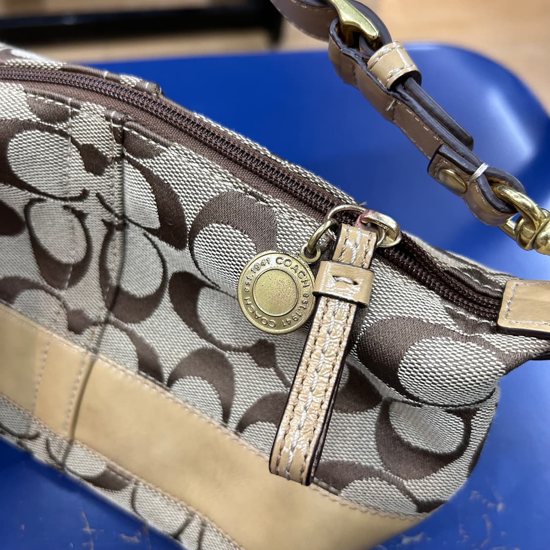 Coach C Logo Mini Bag 상품이미지5