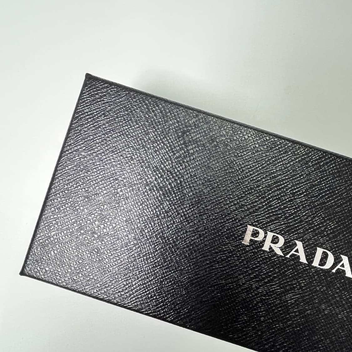 새상품 프라다 패딩 장갑 트라이앵글 로고 플라워 블랙 상품이미지10