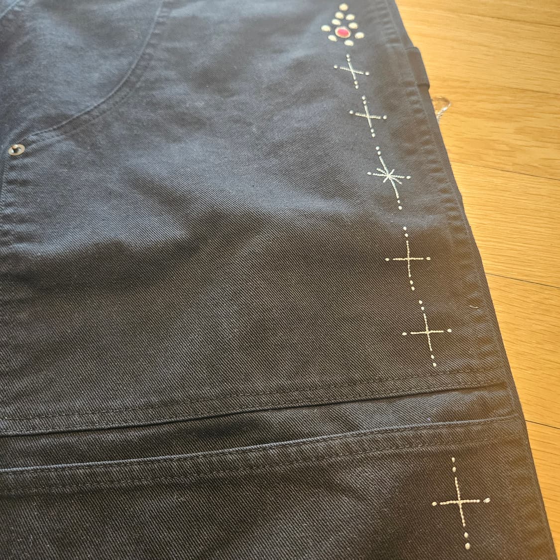 아오이로 페이크 스터드 더블니 팬츠 데님 블랙 1사이즈  상품이미지5