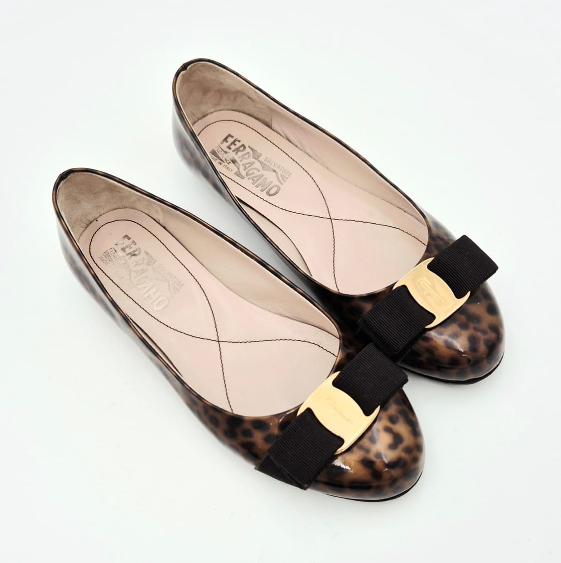 페라가모 바라 리본 플랫 (레오파드 패턴) 5D 상품이미지1