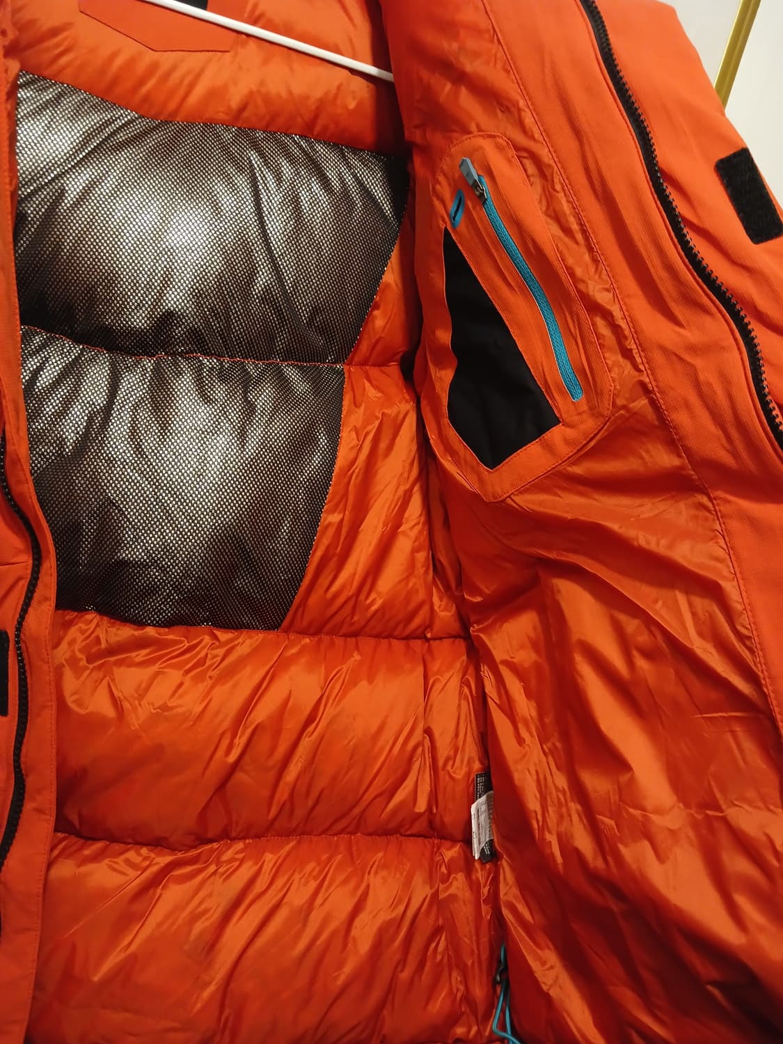 살로몬 정품 남성 패딩 100 사이즈 상품이미지4