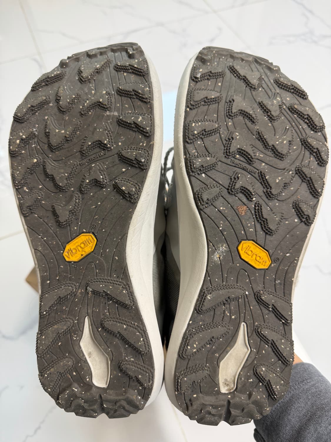 로아 셀라 41 그레이 상품이미지3