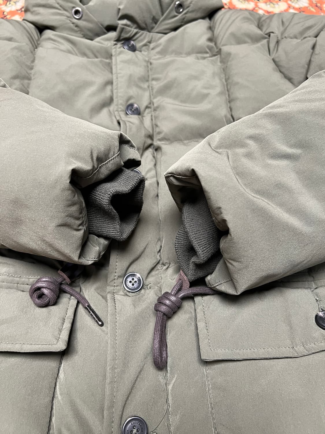 [L] 에디바우어 카라코람 구스 패딩 카키그레이 상품이미지3