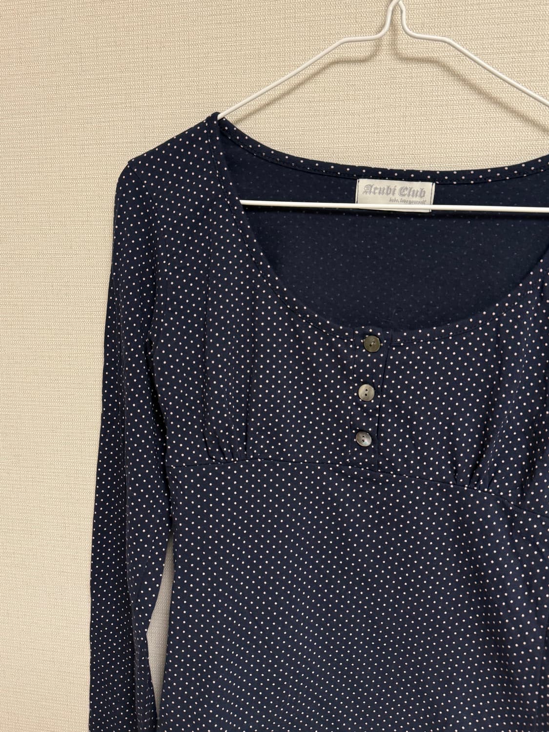 아쿠비클럽 도트 롱 슬리브 상품이미지3