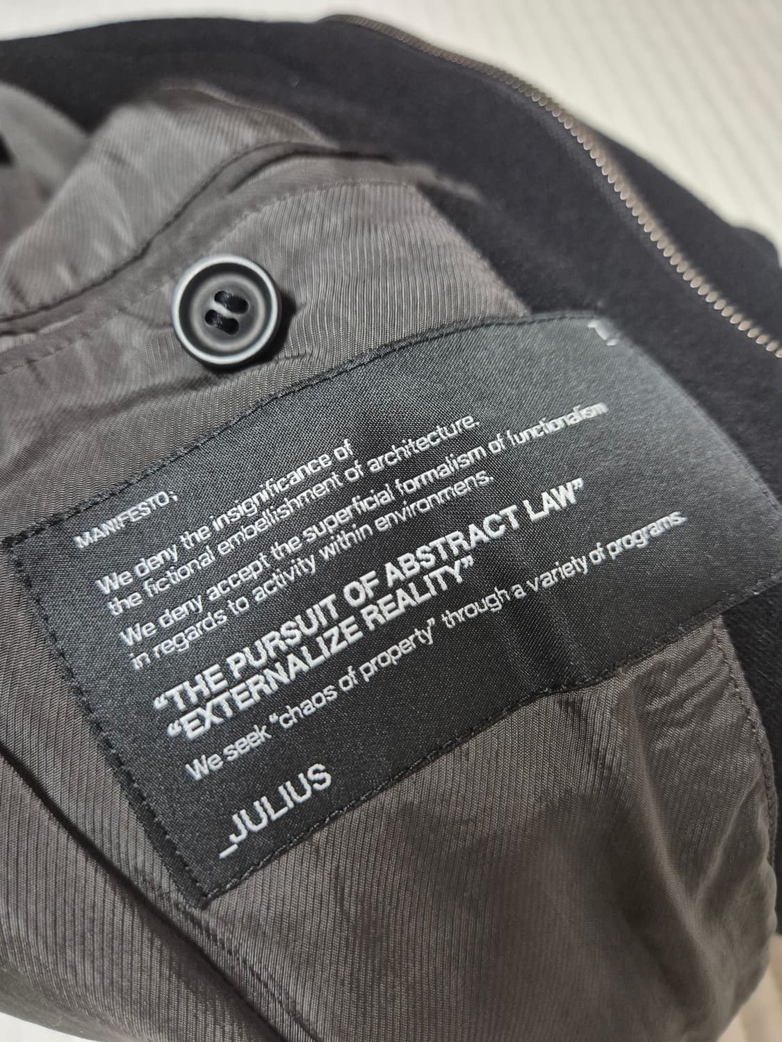 율리우스 12-13 fw 하이넥 울 자켓 상품이미지3