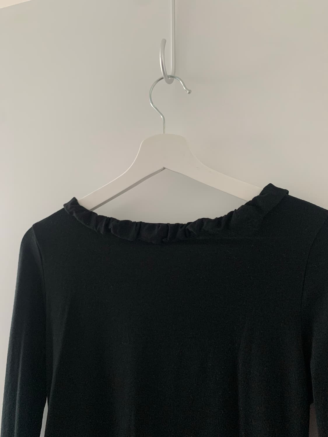 블랙 프릴 슬리브 상품이미지3