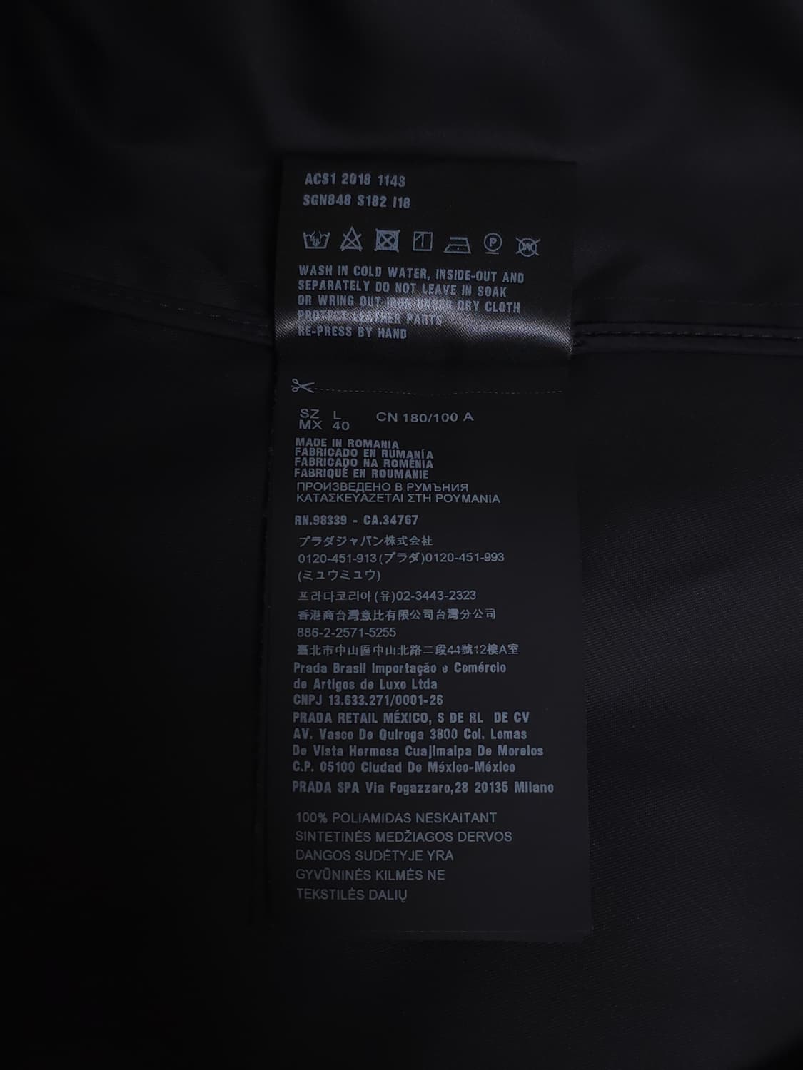 [L] 프라다 18FW 삼각로고 개버딘 아노락 블랙 상품이미지9