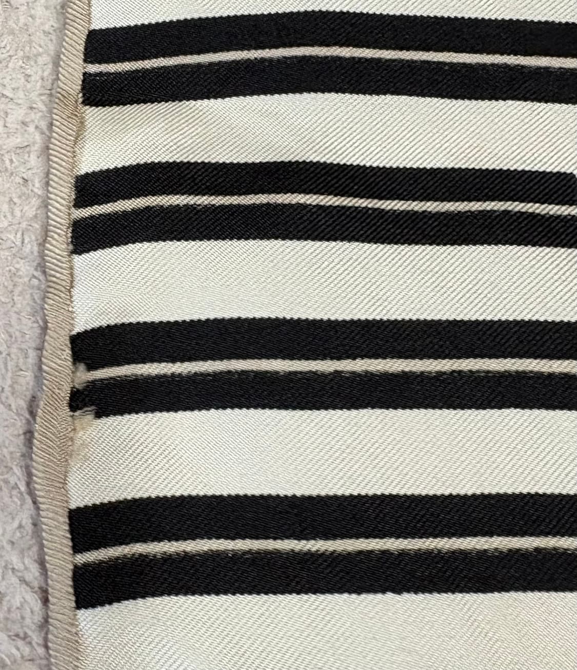 피에르 발망 핸드롤링 실크 스카프 상품이미지9