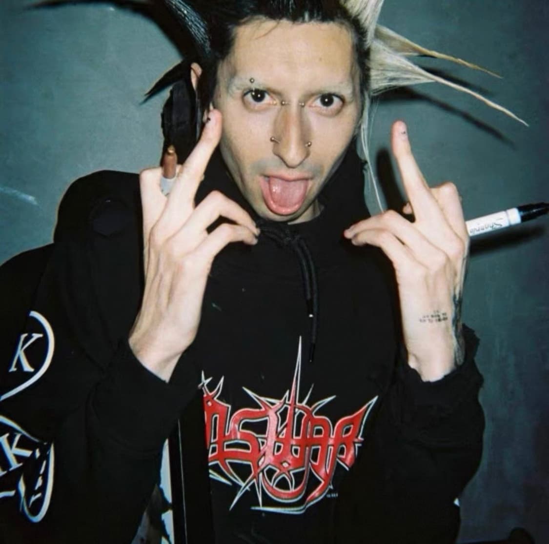 Kim Krueger friends&family hoodie zip up 상품이미지3