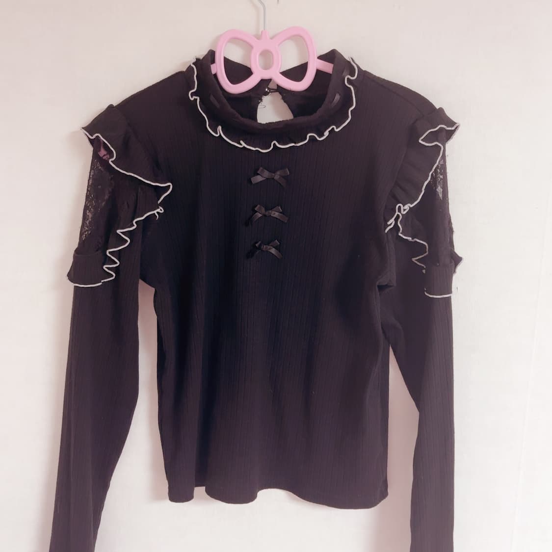 노에미 3연리본 오프숄더 니트 양산형 지뢰계 걸리 리즈리사 상품이미지1