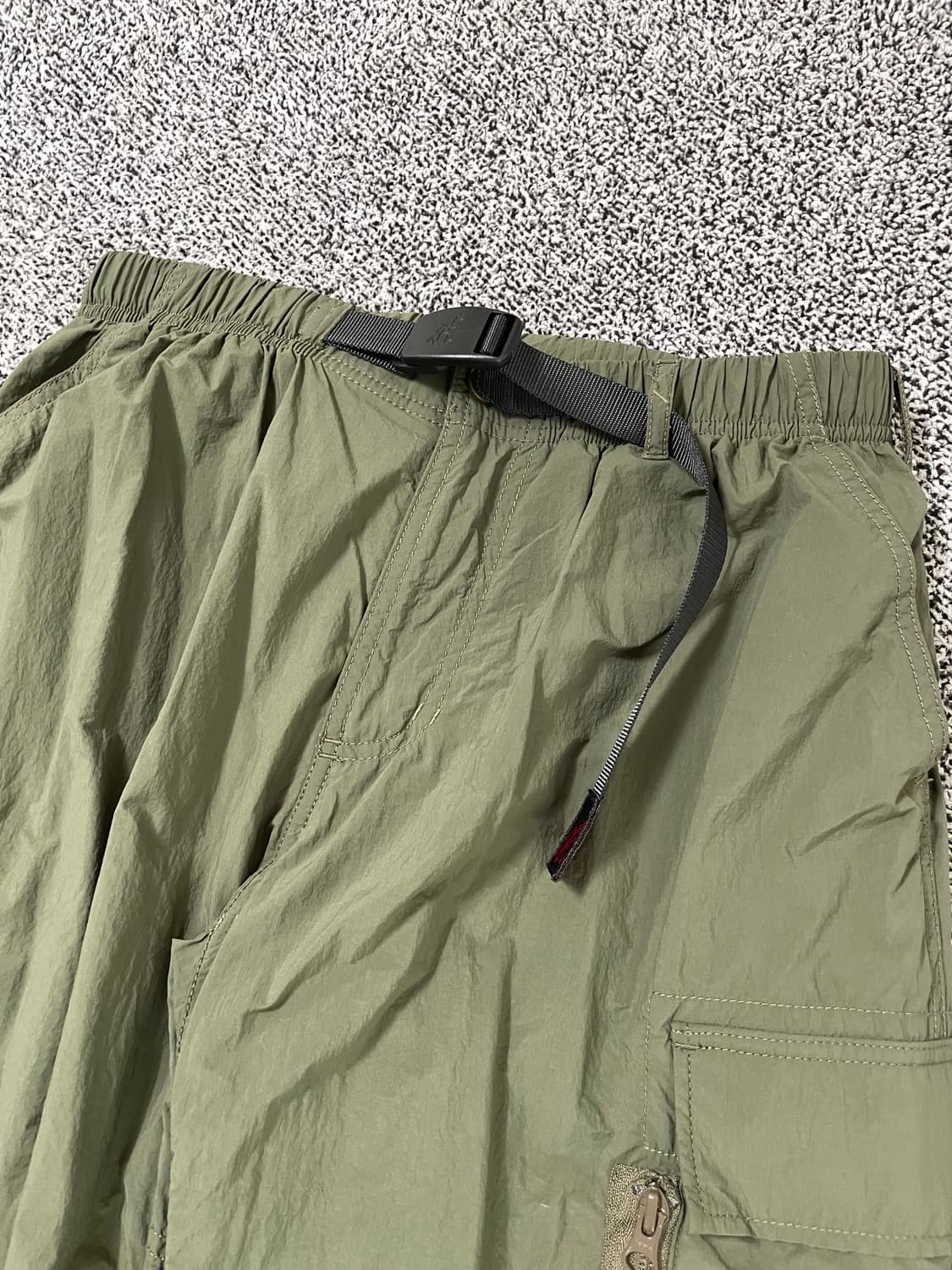 빈티지9. Gramicci 그라미치 나일론 우븐 테이퍼드핏 팬츠 카키 상품이미지2