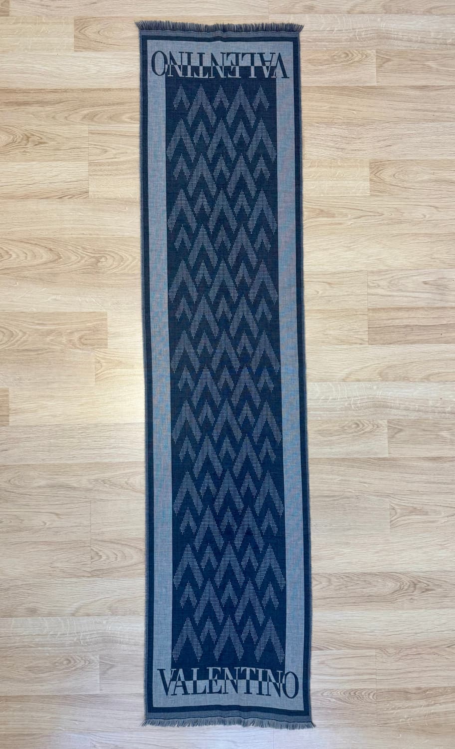 발렌티노(VALENTINO) 로고 울100% 머플러/숄 그레이 자카드 상품이미지2