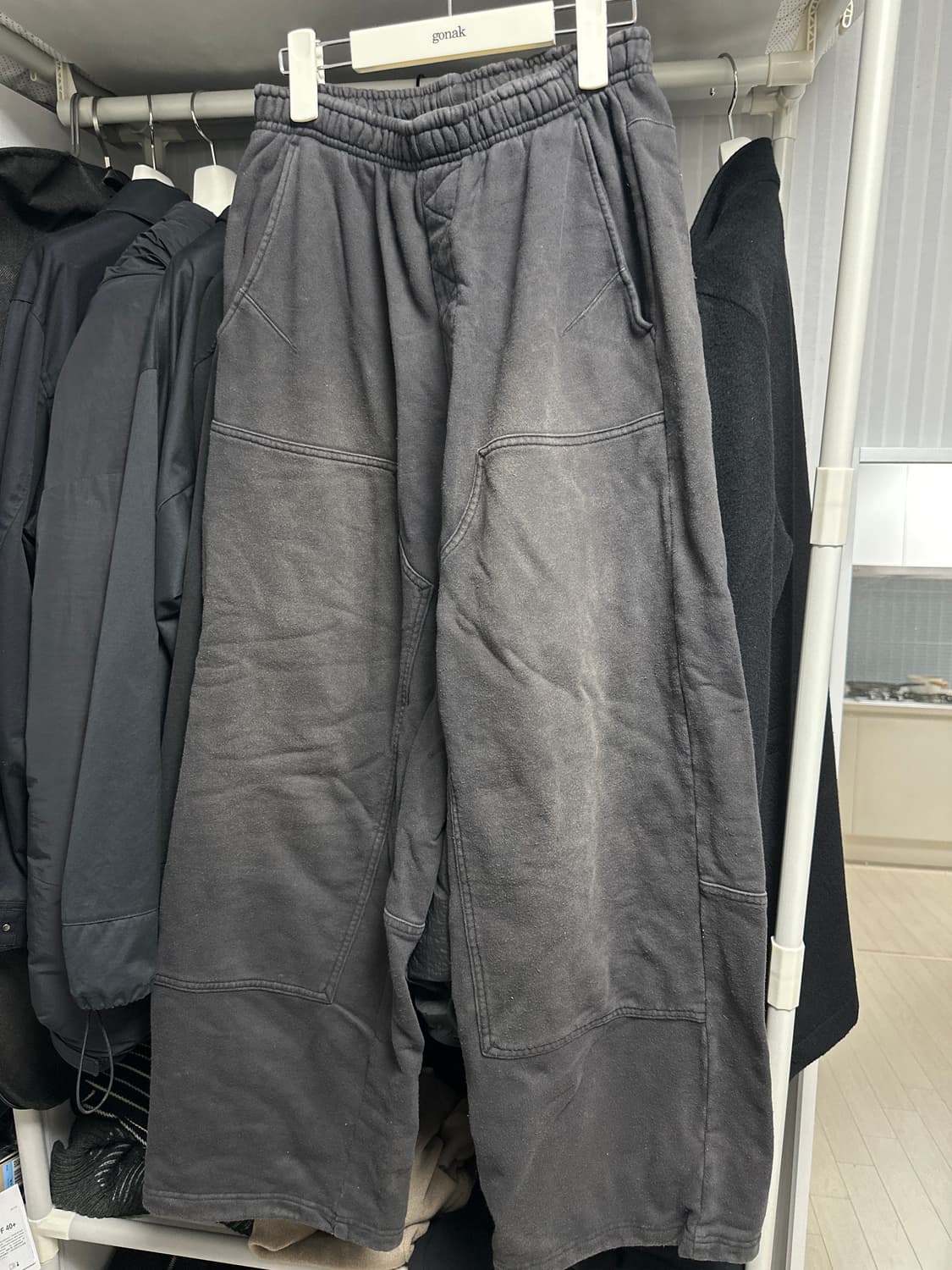 해칭룸 vtg Double Knee Sweat Pants - 블랙 2 상품이미지4