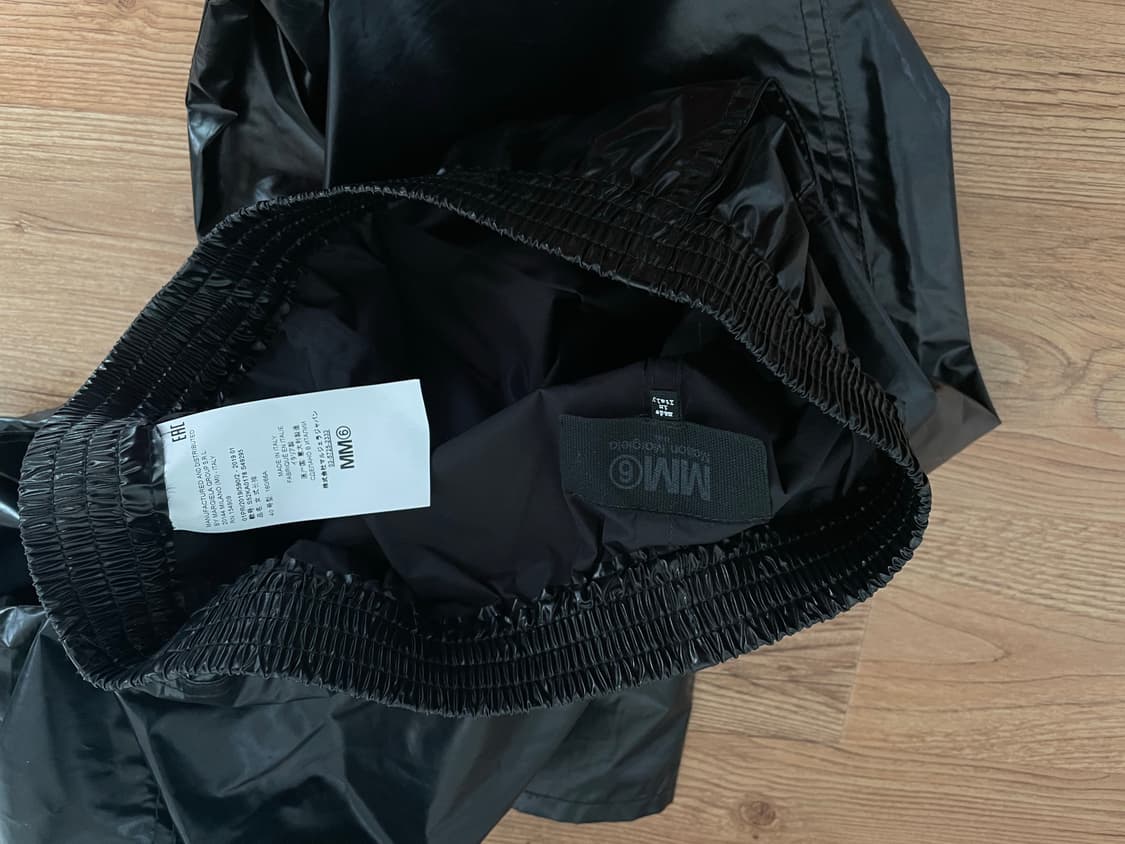 마르지엘라 mm6 글로시 팬츠 상품이미지5