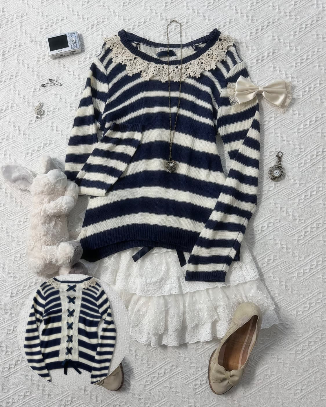 백 아일렛 스트라이프 패턴 니트 상품이미지1