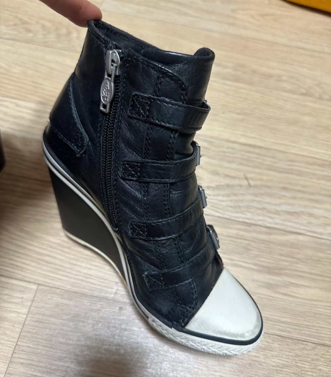 ASH 웨지힐 스니커즈 블랙 상품이미지3