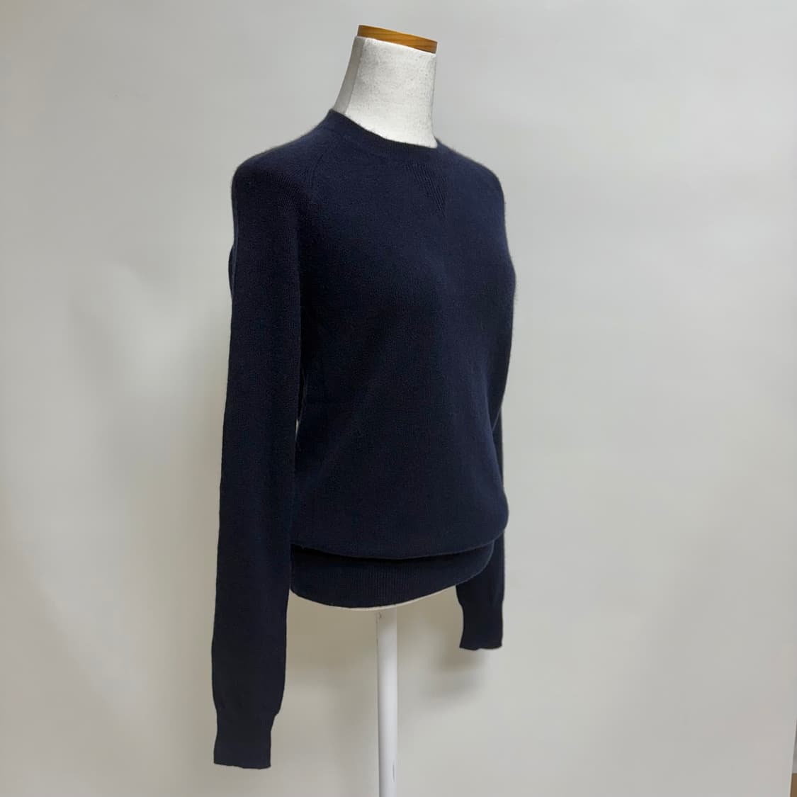 [캐시미어 100%] 유니클로 네이비 라운드 니트 S 상품이미지2