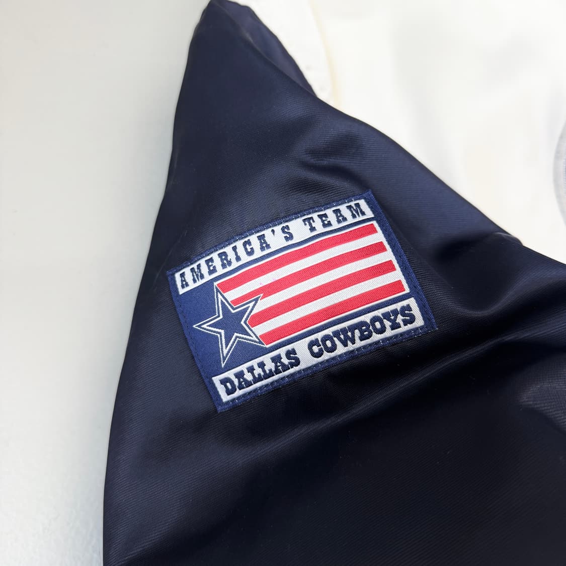 NFL X 리복 90s 댈러스 카우보이스 올드스쿨 리버시블 바시티 점퍼  상품이미지4