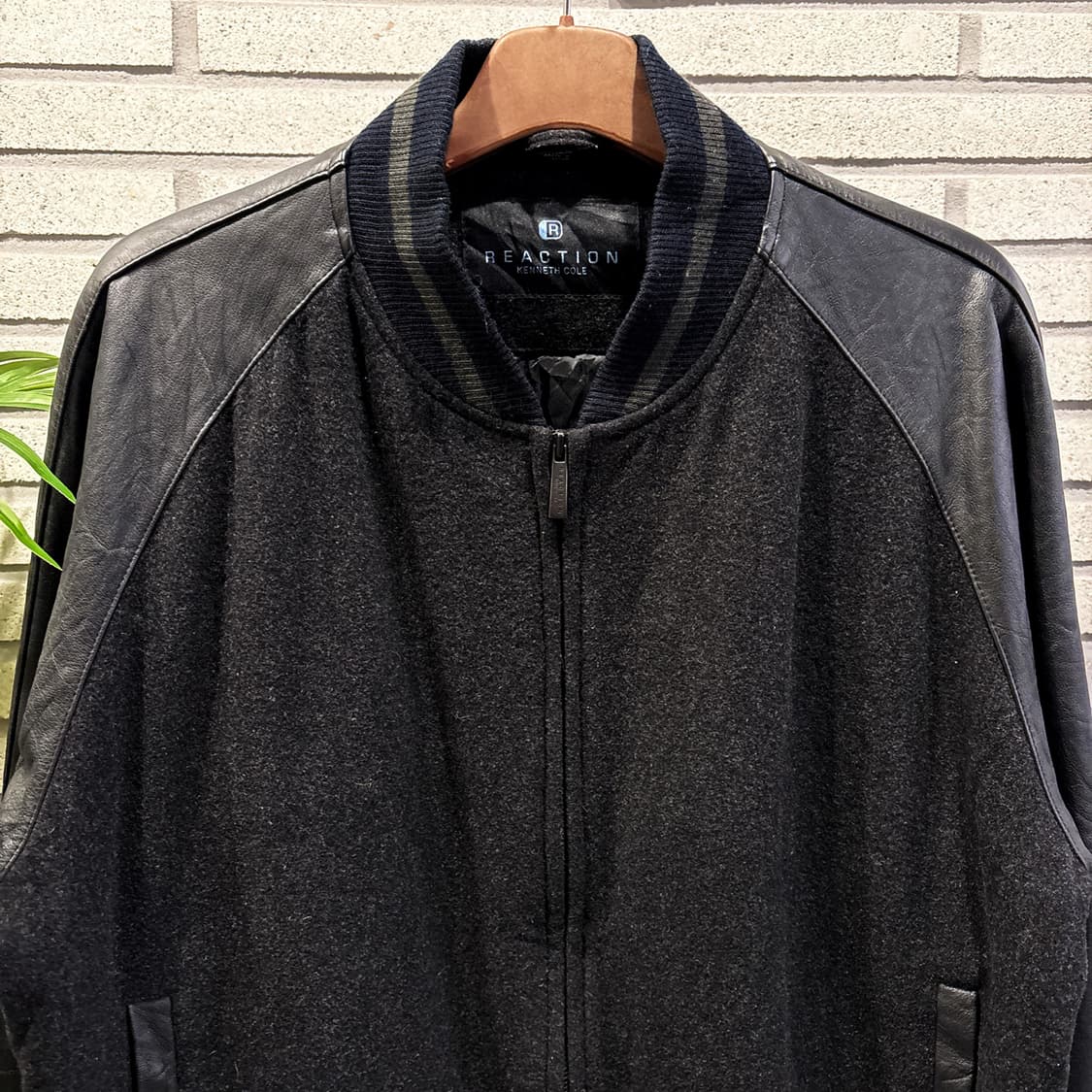 USA VINTAGE 제뉴인 레더 울 바시티 자켓 퀼팅안감 디테일 블랙 상품이미지4