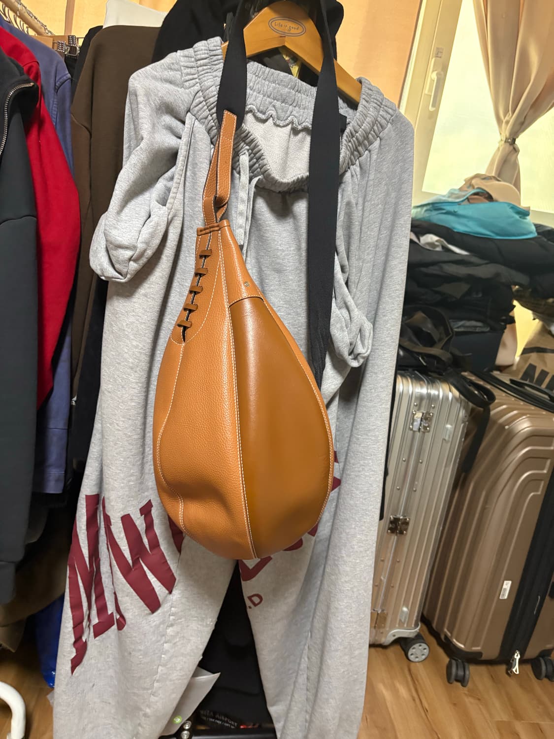 Jw Anderson 펀칭백 라지  상품이미지2