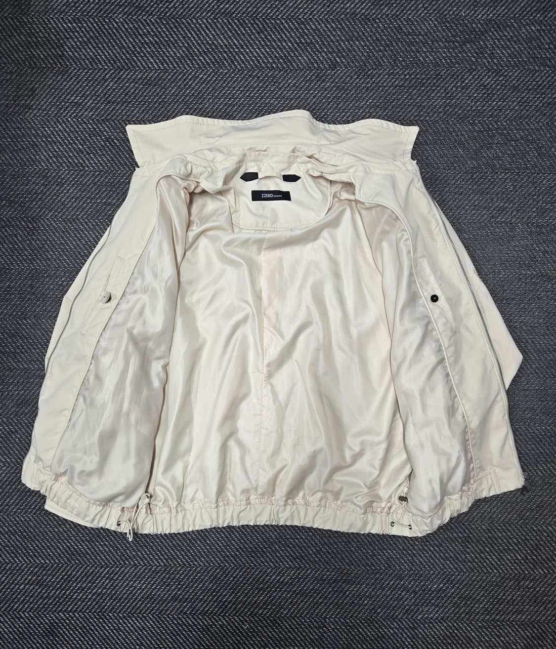 송지오옴므 23ss 후드 디터쳐블 카라 돌먼 점퍼 상품이미지3