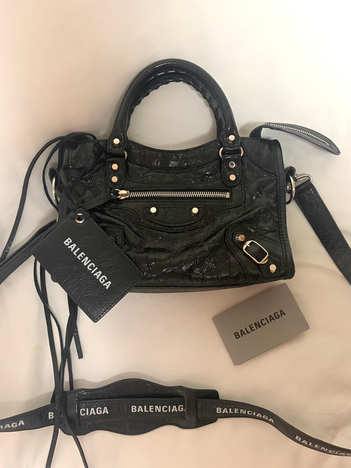 발렌시아가 모터백 미니 [레터링 스트랩] 상품이미지1