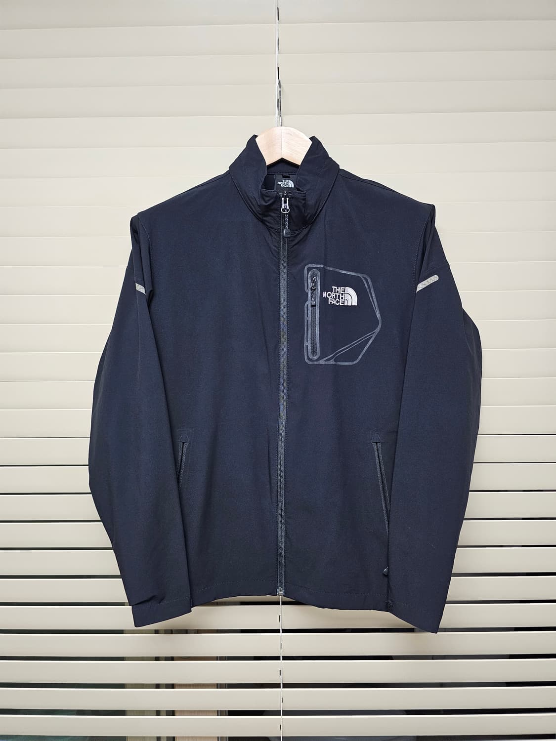 노스페이스 바람막이 M 상품이미지1