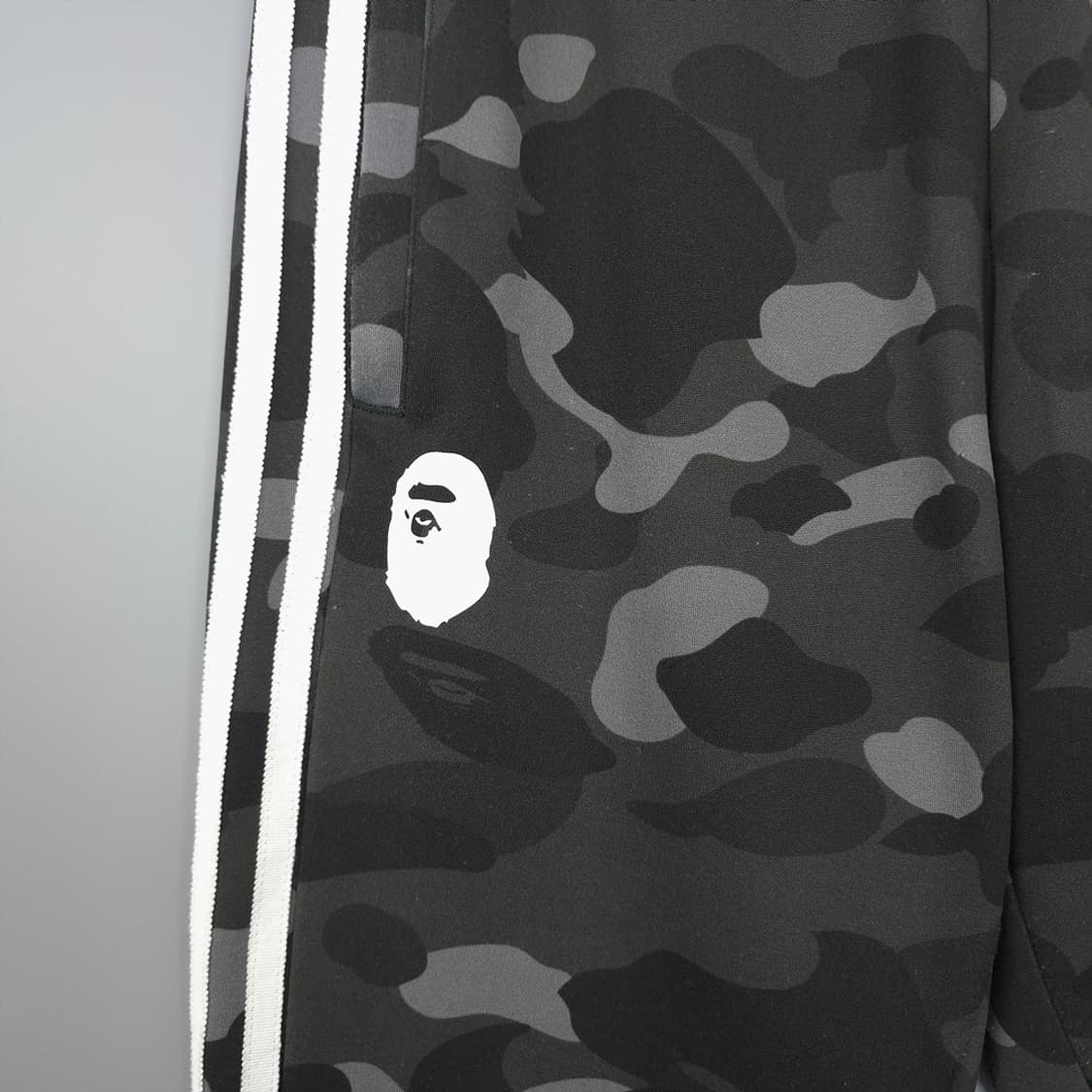 아디다스 X 베이프 카모 트랙 팬츠 M 상품이미지4