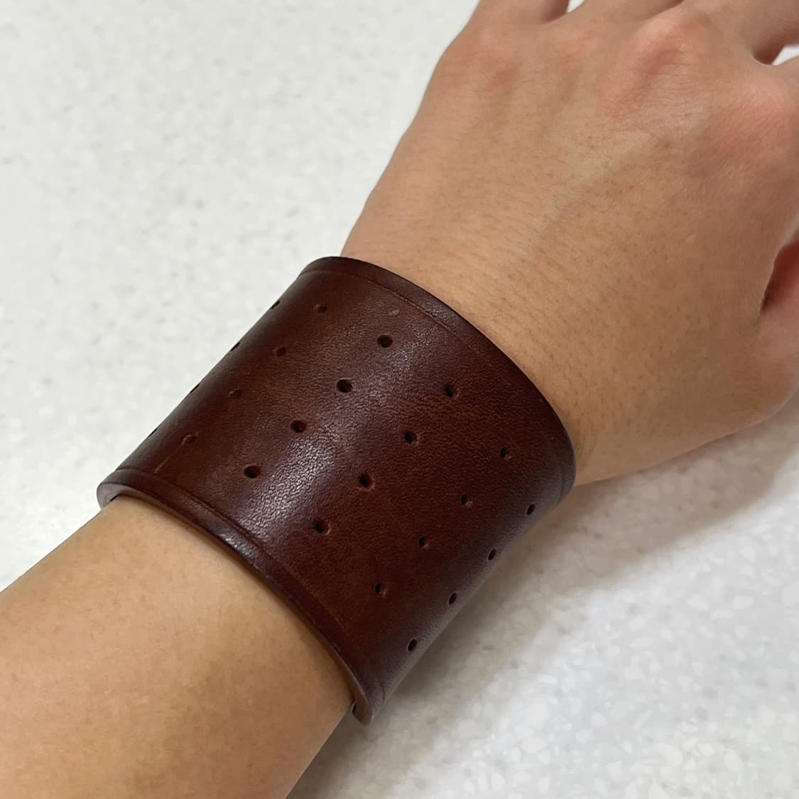 릭오웬스 14SS "VICIOUS" 레더 커프 팔찌 카라멜 상품이미지1