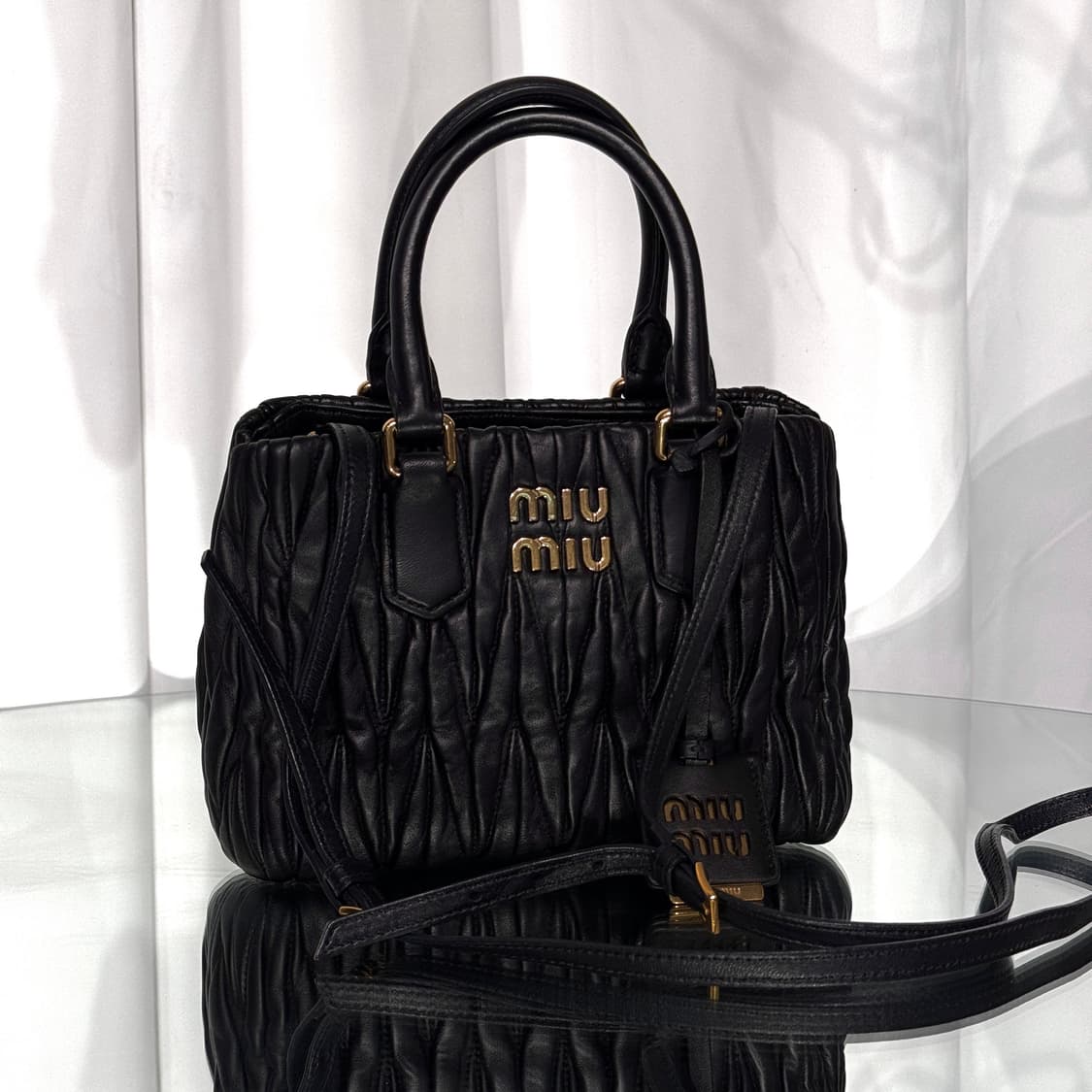 미우미우 마테라쎄 나파 레더 아르카디 토트백 상품이미지2