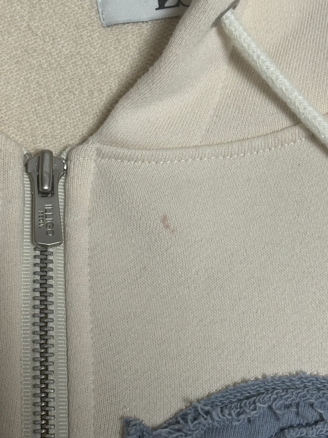 일리고 로고 패치 후드집업 크림 위시 손민수 상품이미지2