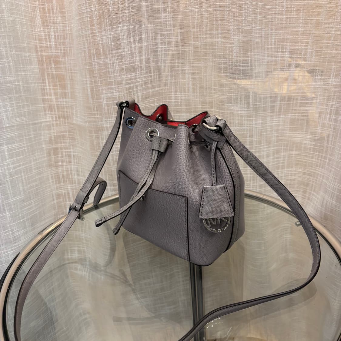 정품 마이클코어스 복조리 크로스백     상품이미지3