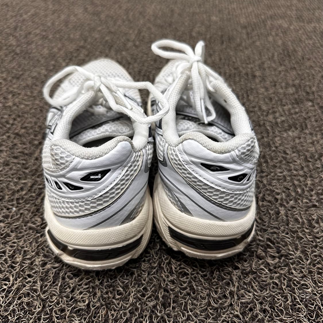 asics 아식스 젤 1130 화이트 클라우드 그레이 240 상품이미지4