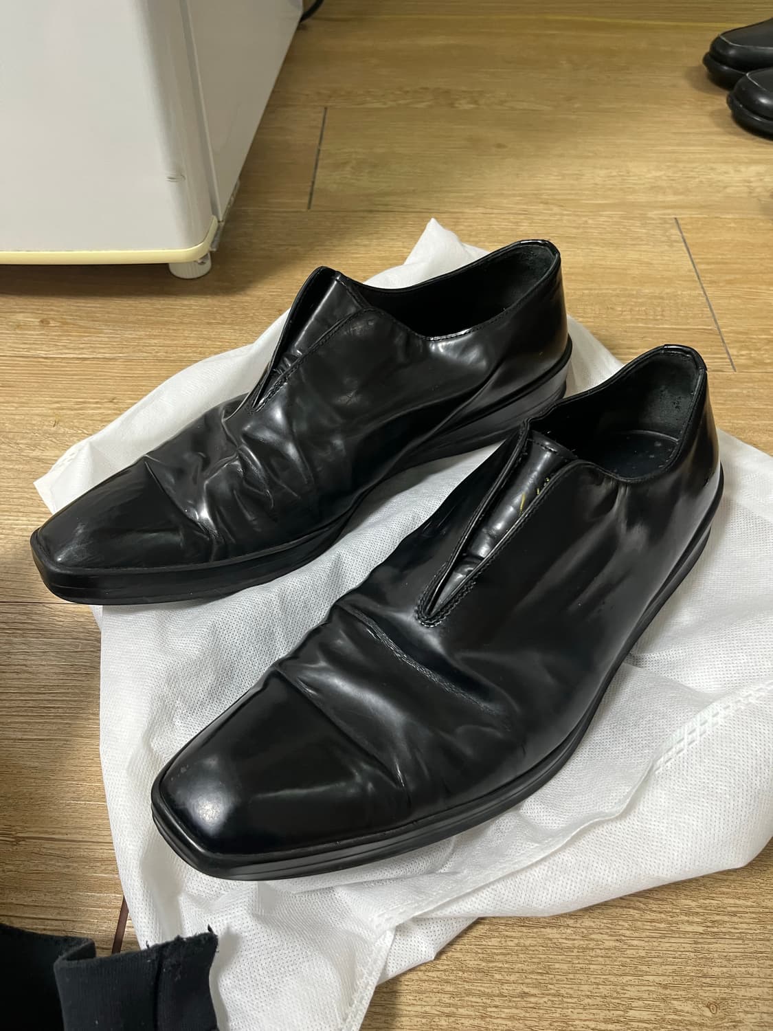 프라다 스퀘어토 레더 슈즈 상품이미지6