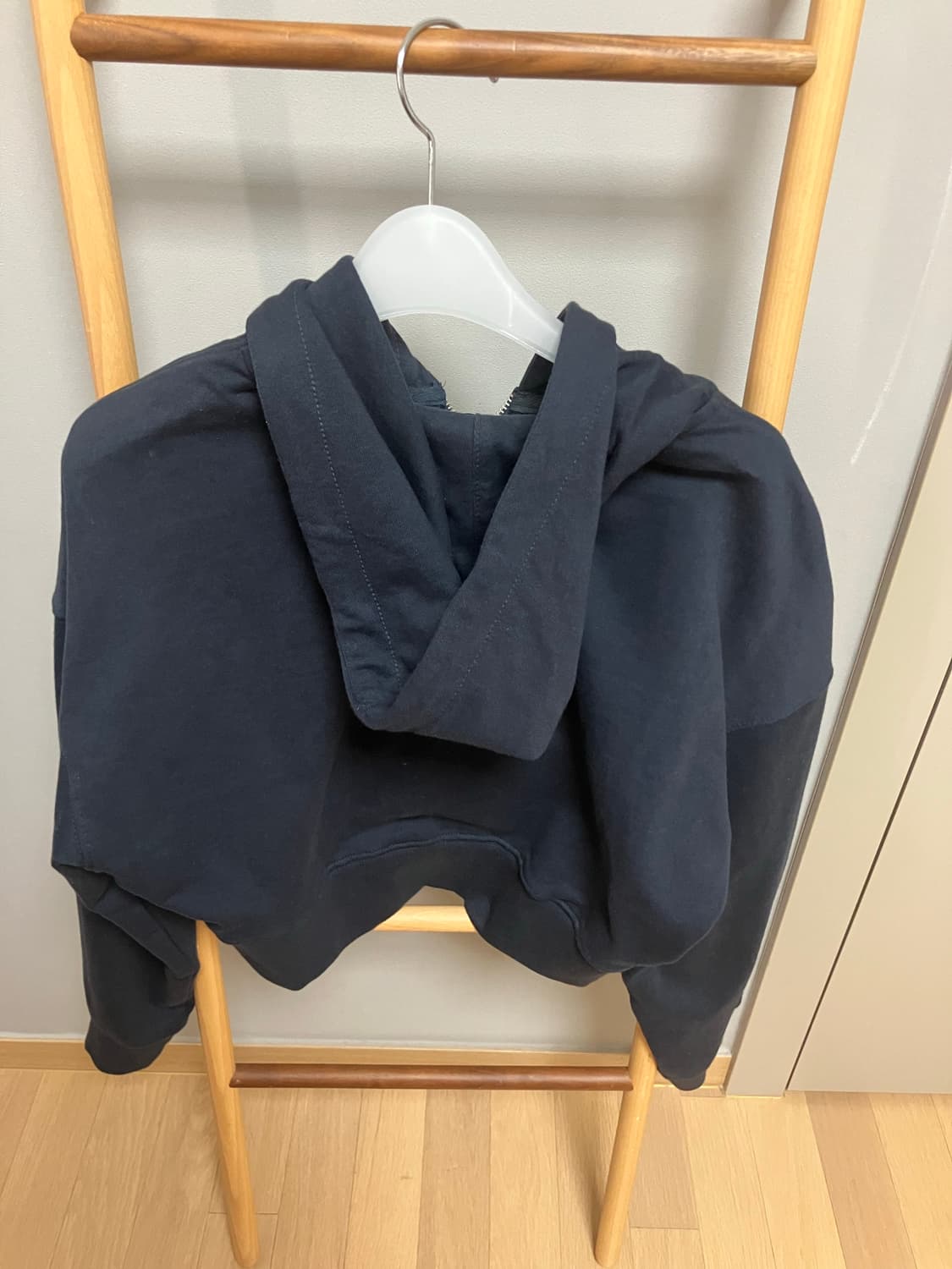 프렌다 메인로고 크롭 후드집업 상품이미지3