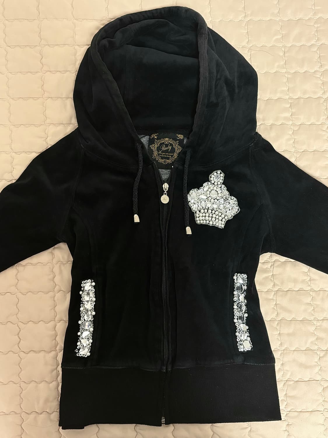 라디, 쥬시꾸뛰르 슬림핏 벨벳 후드집업 갸루 상품이미지1