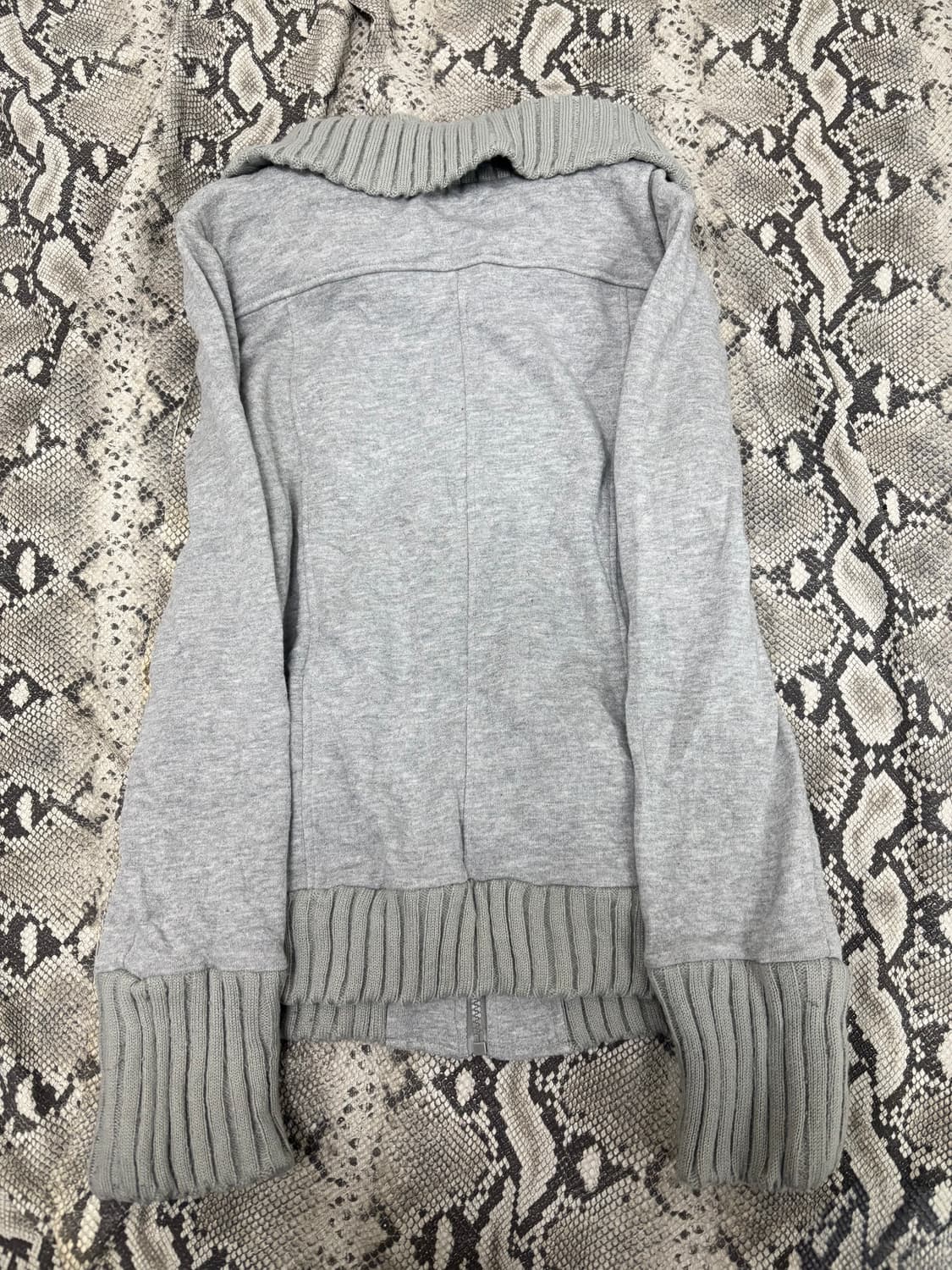 [2000s COLZA]Y2K Rare Neck Buckle Grey Z 상품이미지9