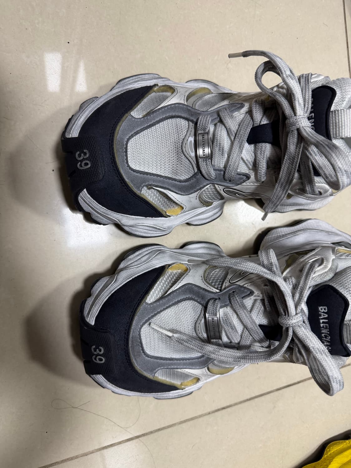 (39) 발렌시아가 카고 스니커즈 그레이 상품이미지5