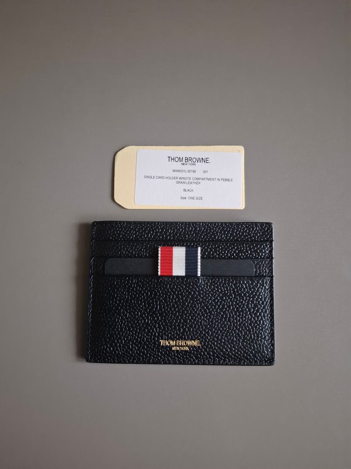 톰브라운 페블 그레인 삼선탭 카드지갑 상품이미지2