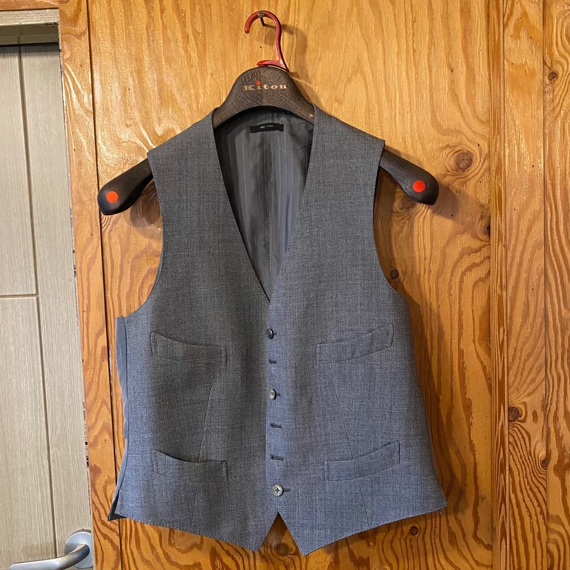 톰포드 윈저 3피스 그레이 수트 판매 합니다. 상품이미지4