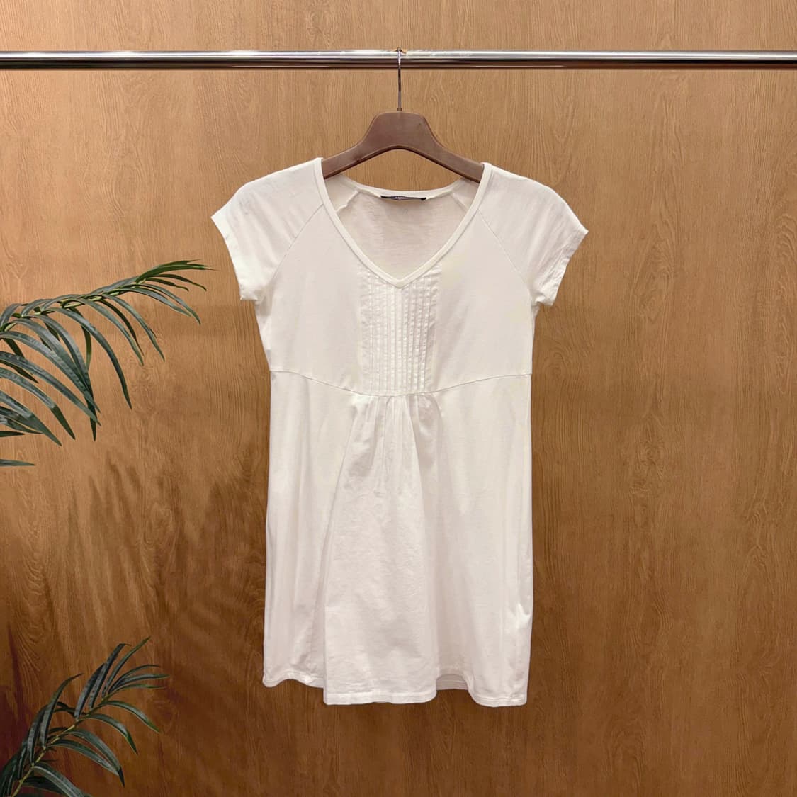 막스마라 위켄드 브이넥 핀턱 절개 디테일 블라우스 아이보리 상품이미지1