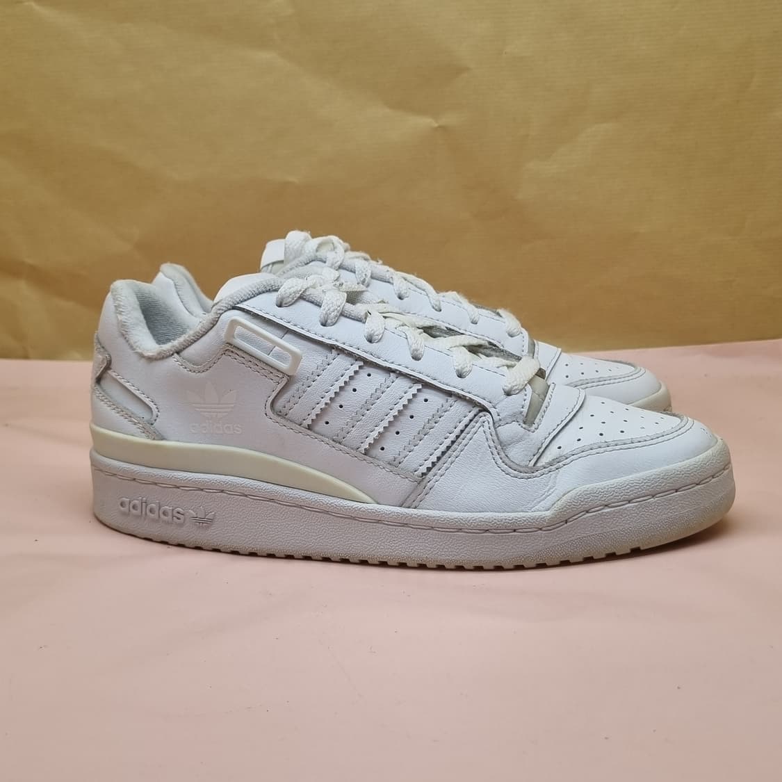 아디다스 포럼로우 여성운동화235 상품이미지1