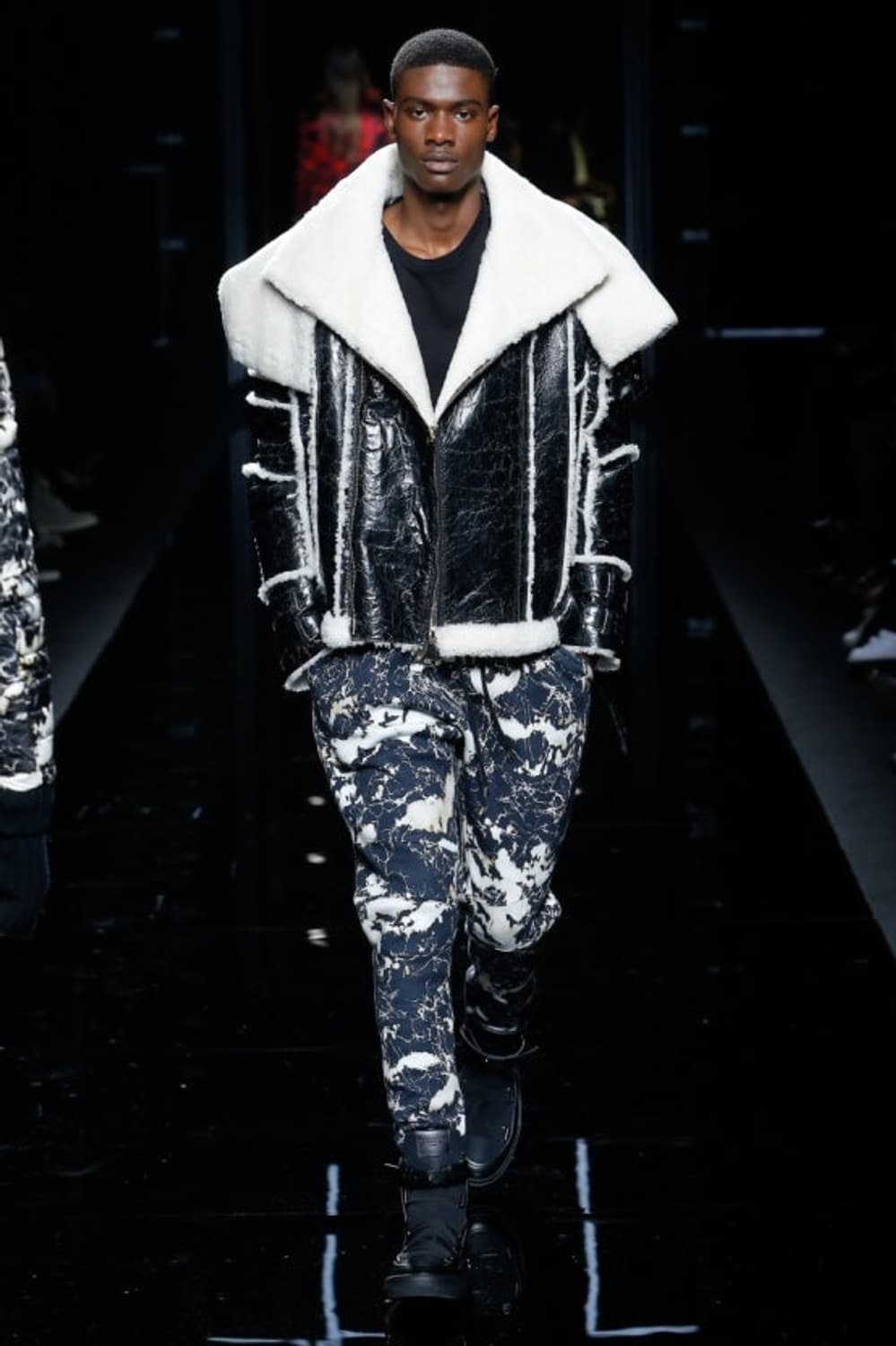 발망 컬렉션 무스탕 팝니다 루이비통 구찌 프라다 발렌시아가 상품이미지1