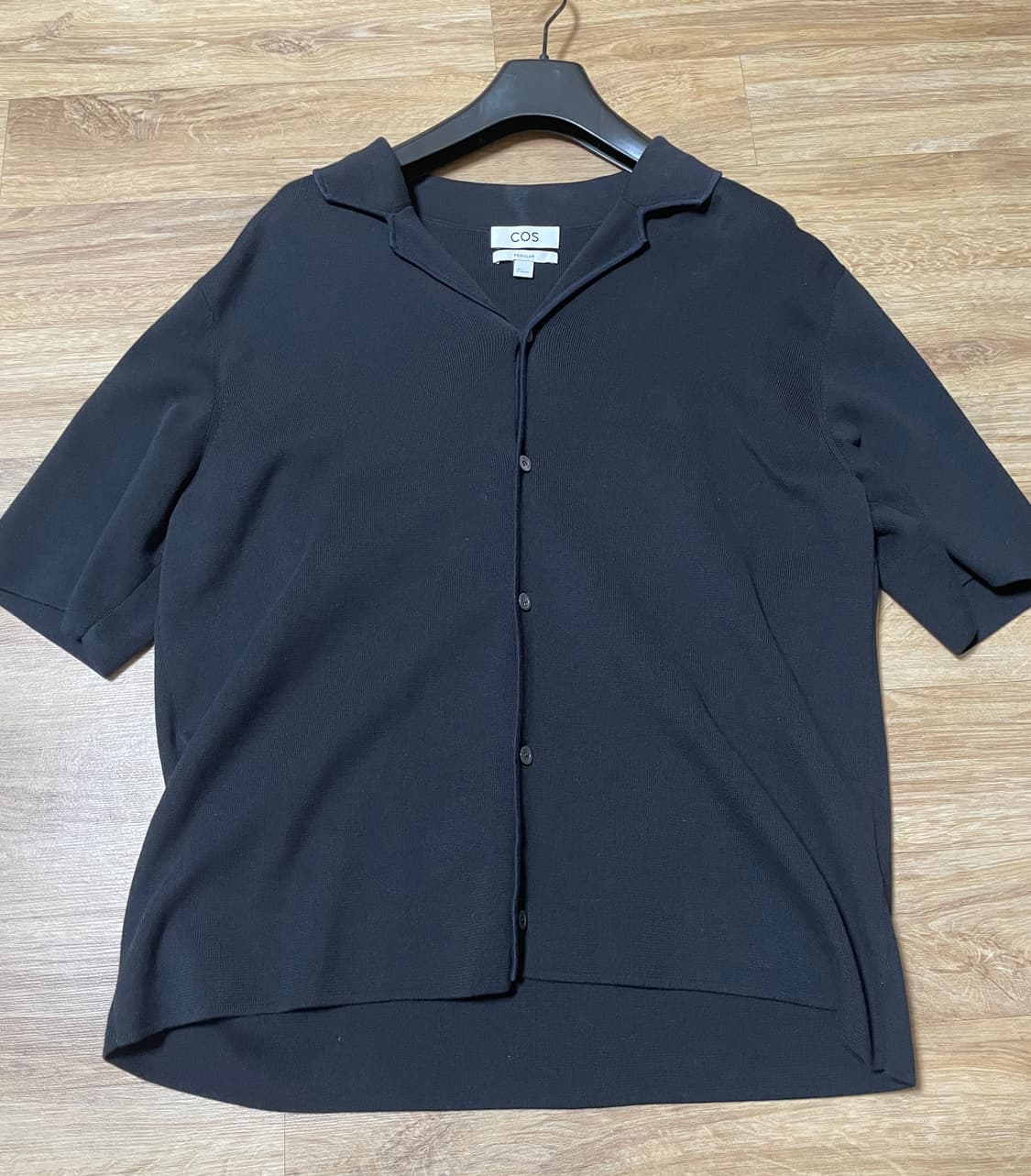 [COS] 코스 남성 오픈 칼라 반소매 니트 셔츠 블랙 - XL사이즈 상품이미지1