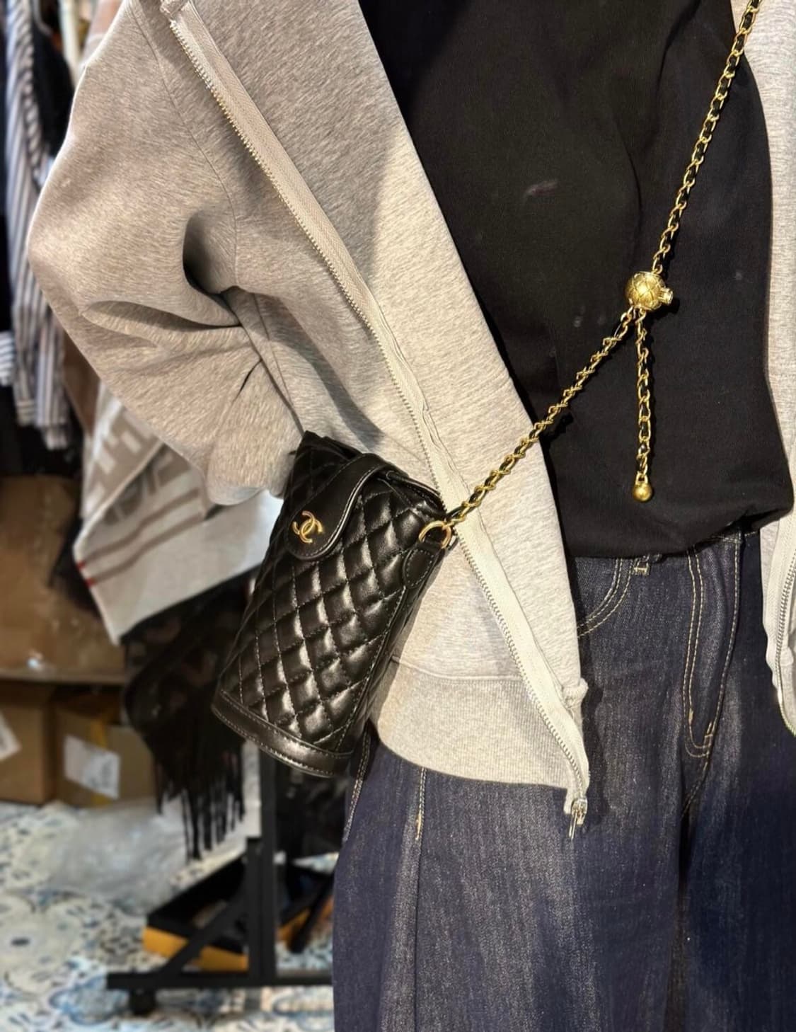 샤넬뷰티 뉴 포테이토 미니백 골든볼 블랙 체인 크로스백 상품이미지9