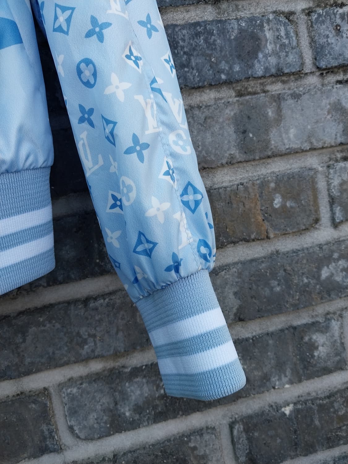 새제품 루이비통 바람막이 블루종 쟈켓 여성s 상품이미지6