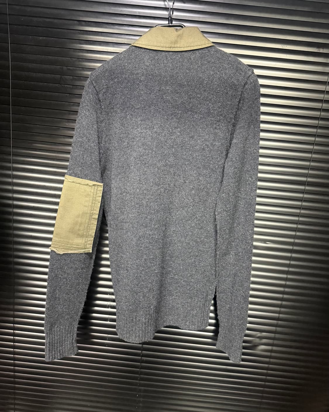 디젤 밀리터리 카키 배색 차콜 카라 폴로 워크 웨어 울 니트 스웨터 패치 상품이미지6